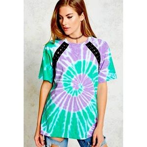 Tie dye shirt with ties